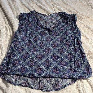 Artisan NY short sleeve blouse v-neck - Size M